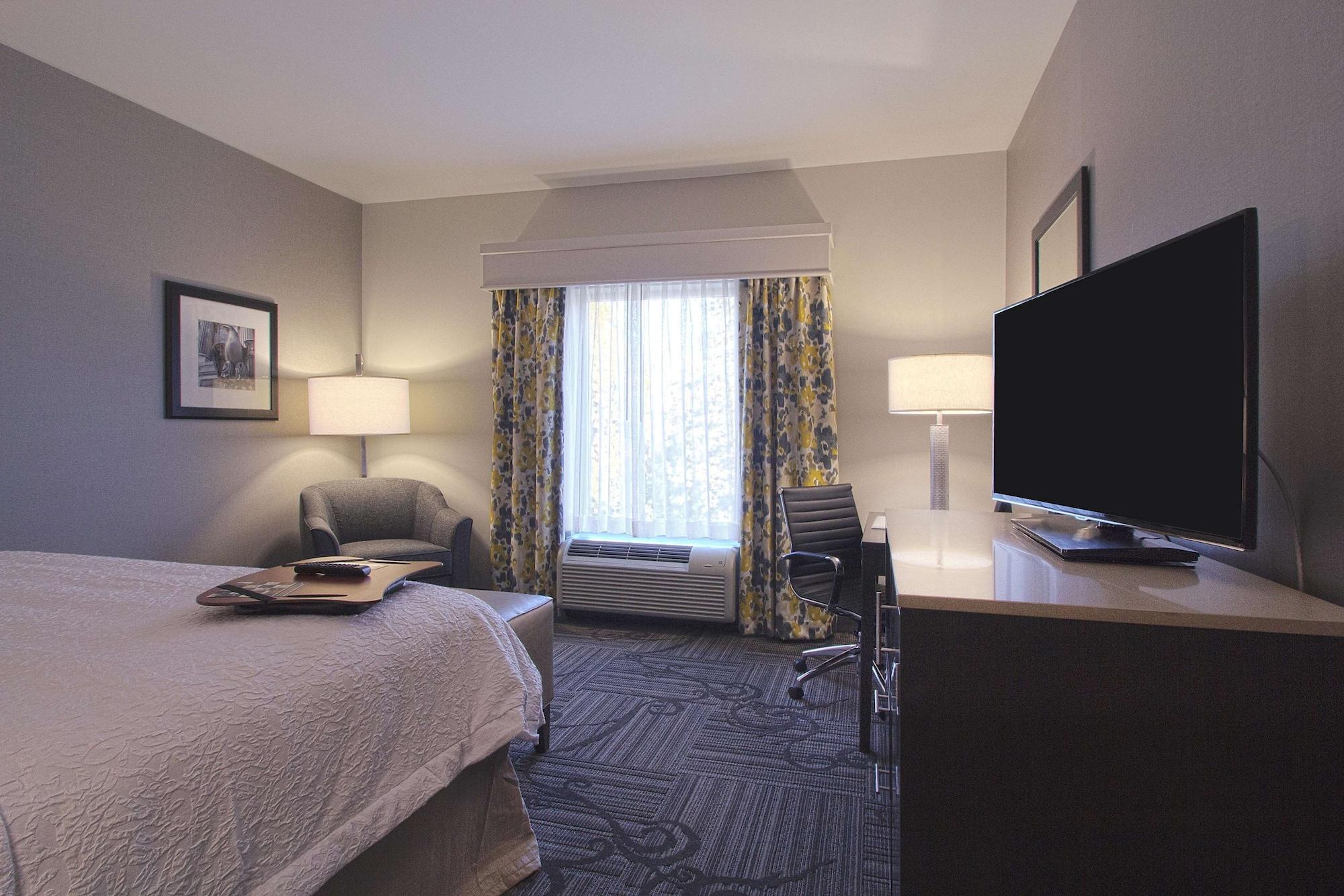 Hampton Inn & Suites Columbus/University Area Екстер'єр фото