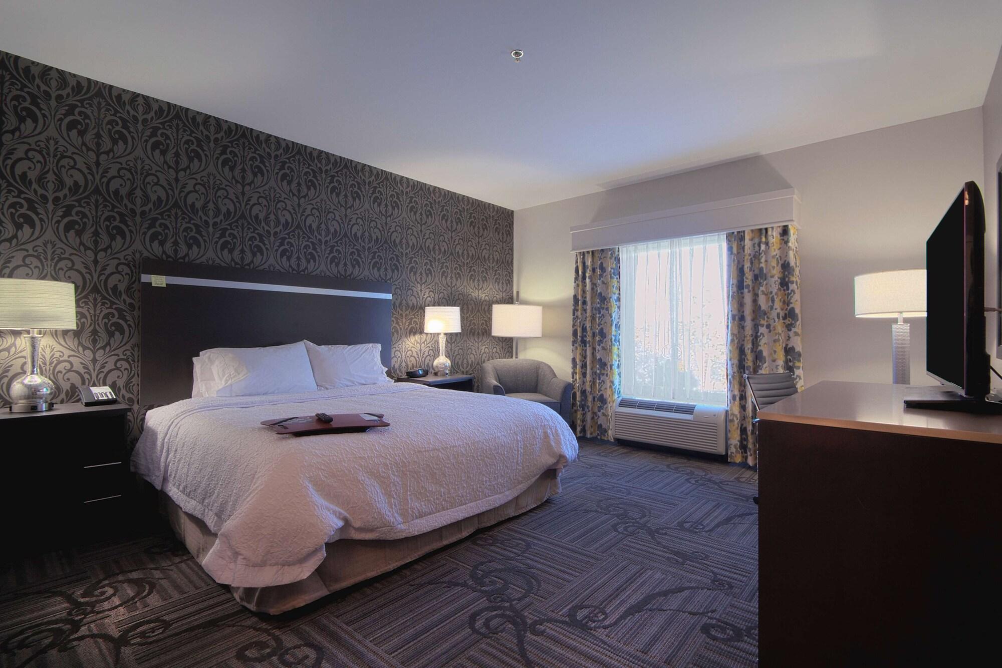 Hampton Inn & Suites Columbus/University Area Екстер'єр фото