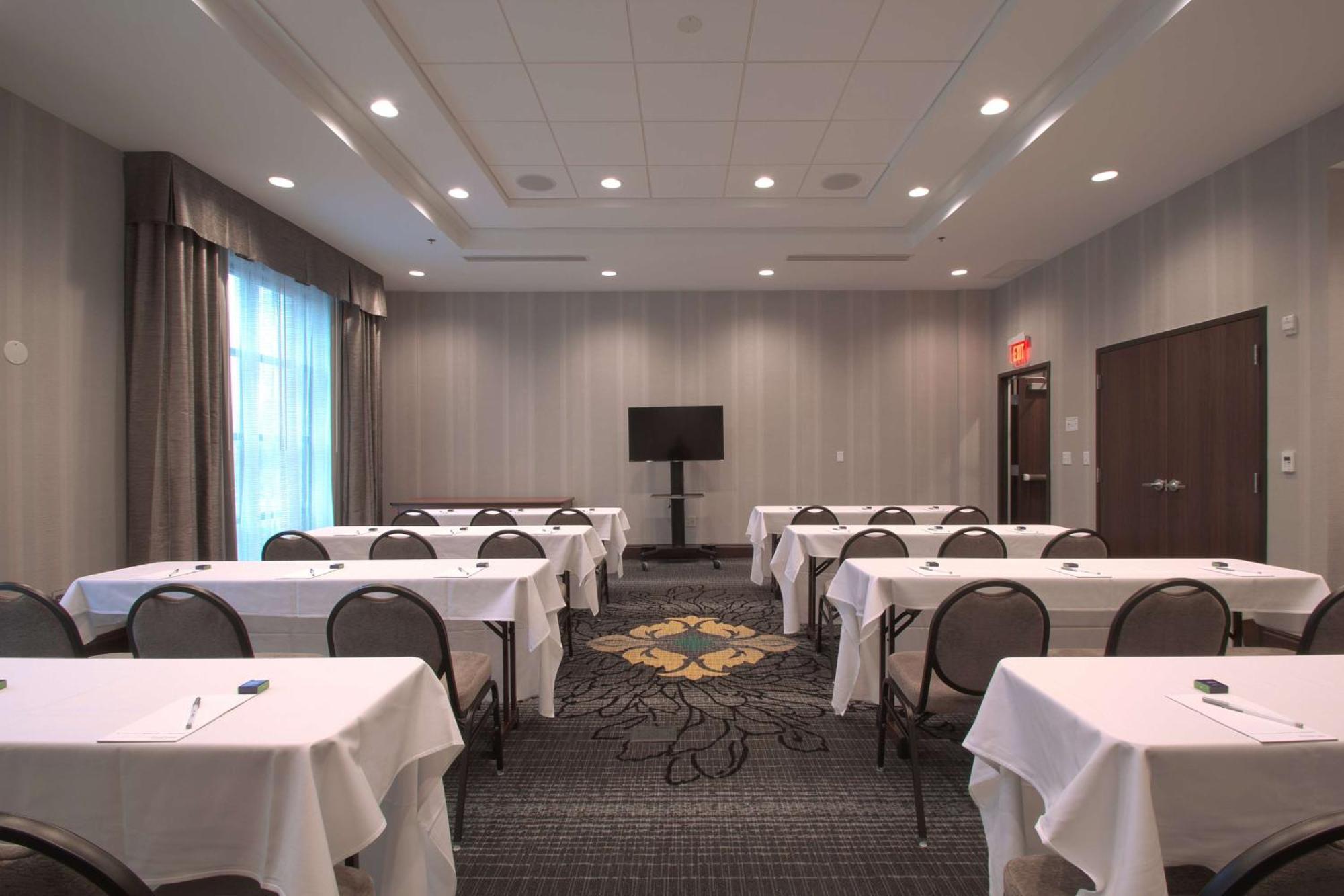 Hampton Inn & Suites Columbus/University Area Екстер'єр фото