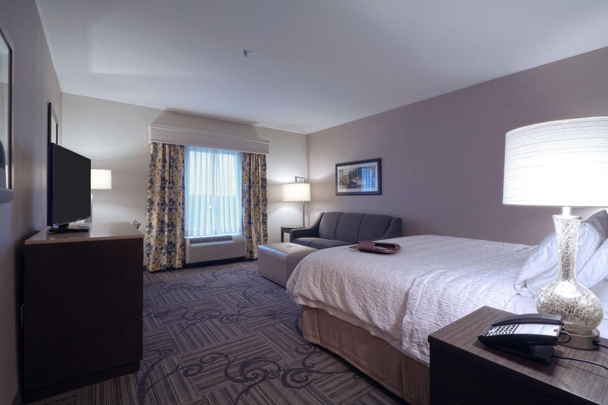 Hampton Inn & Suites Columbus/University Area Екстер'єр фото