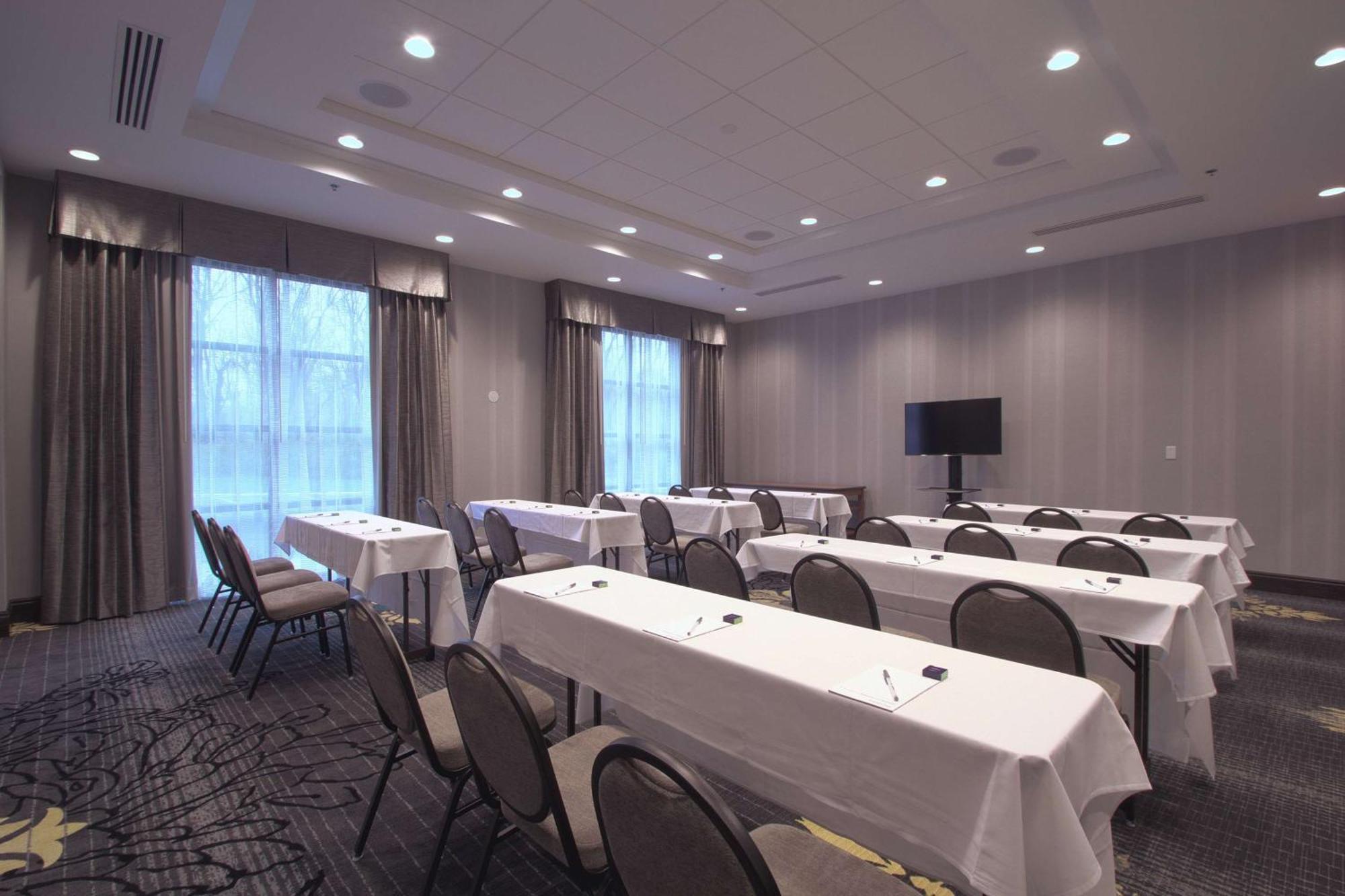 Hampton Inn & Suites Columbus/University Area Екстер'єр фото