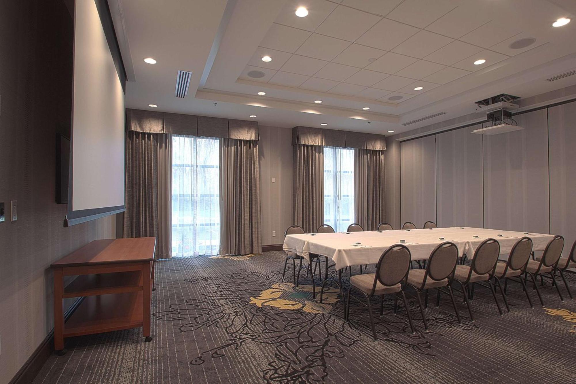 Hampton Inn & Suites Columbus/University Area Екстер'єр фото