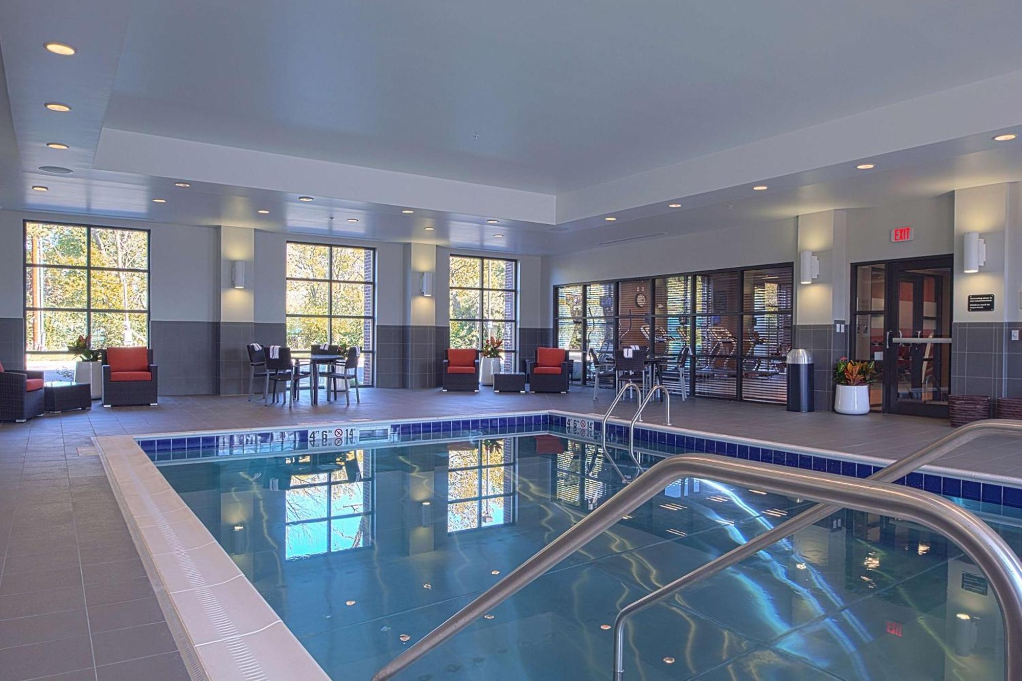 Hampton Inn & Suites Columbus/University Area Екстер'єр фото