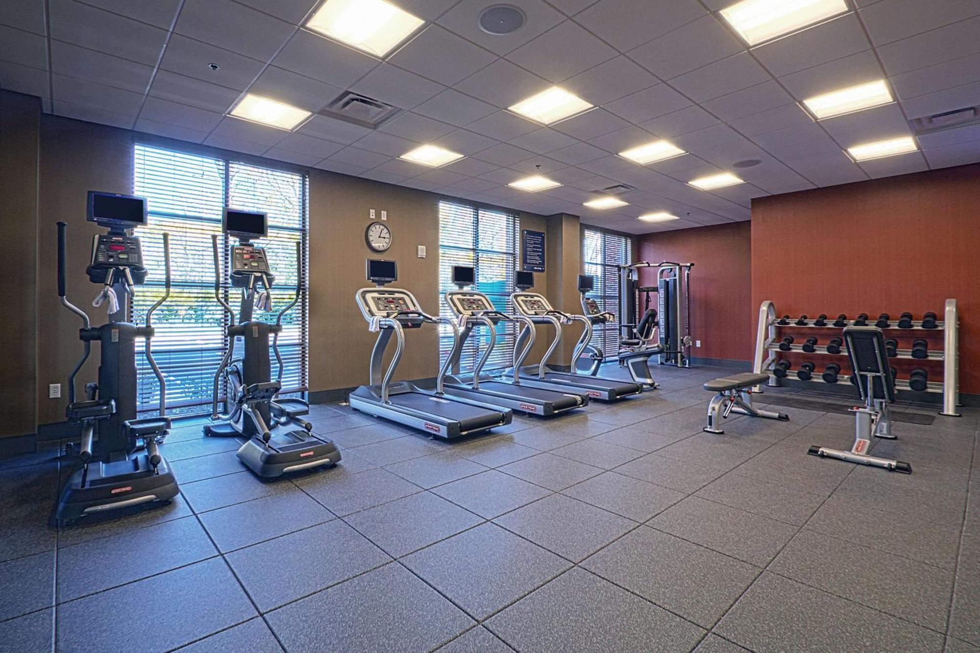Hampton Inn & Suites Columbus/University Area Екстер'єр фото