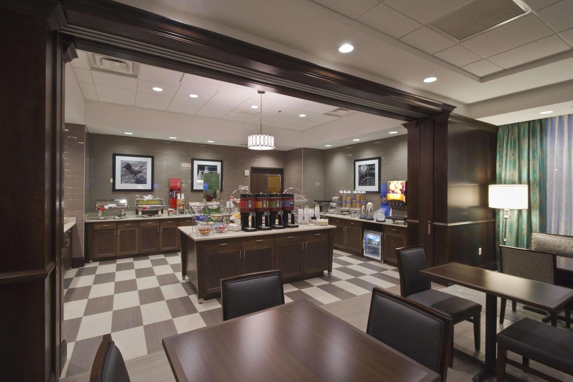 Hampton Inn & Suites Columbus/University Area Екстер'єр фото
