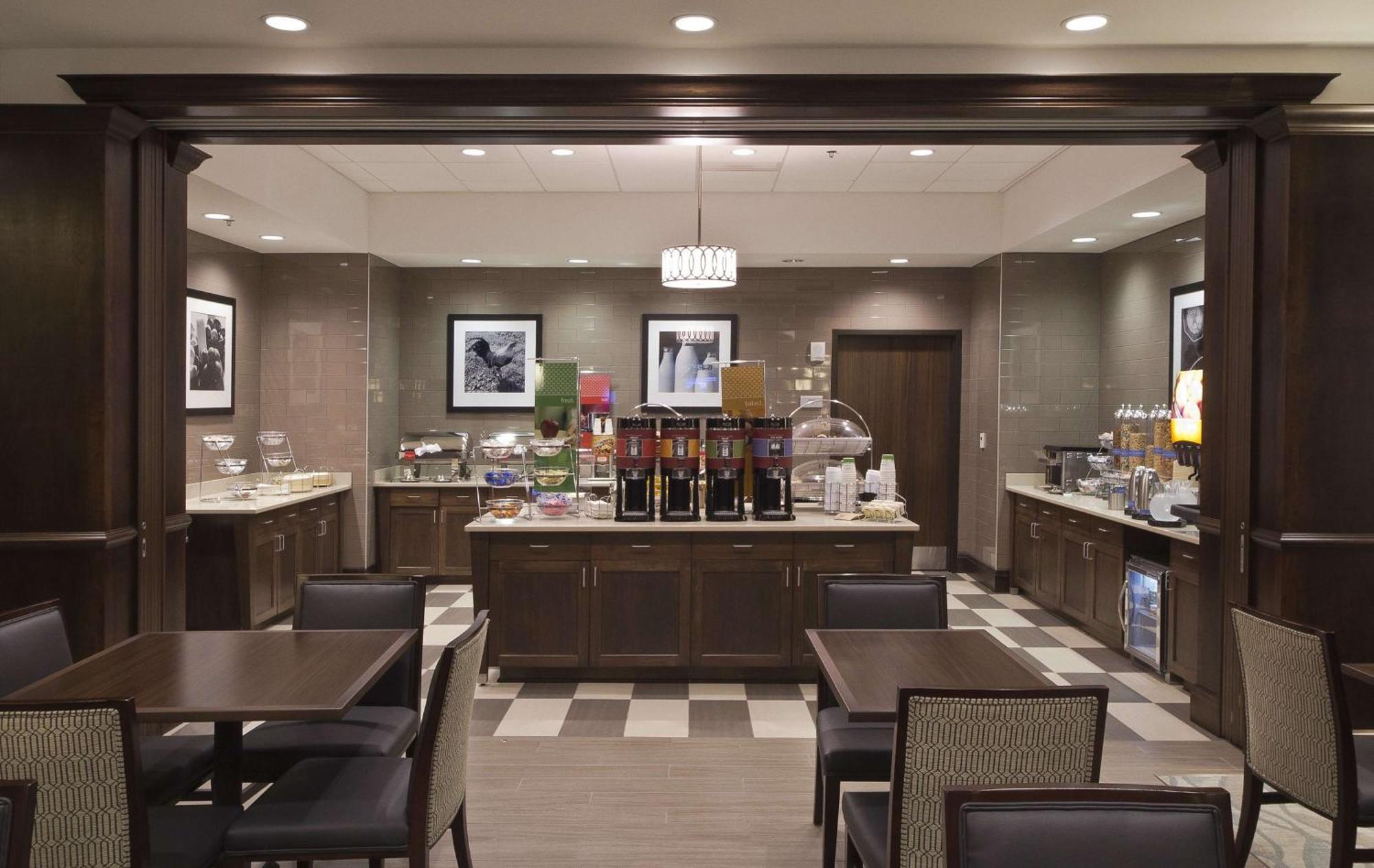 Hampton Inn & Suites Columbus/University Area Екстер'єр фото