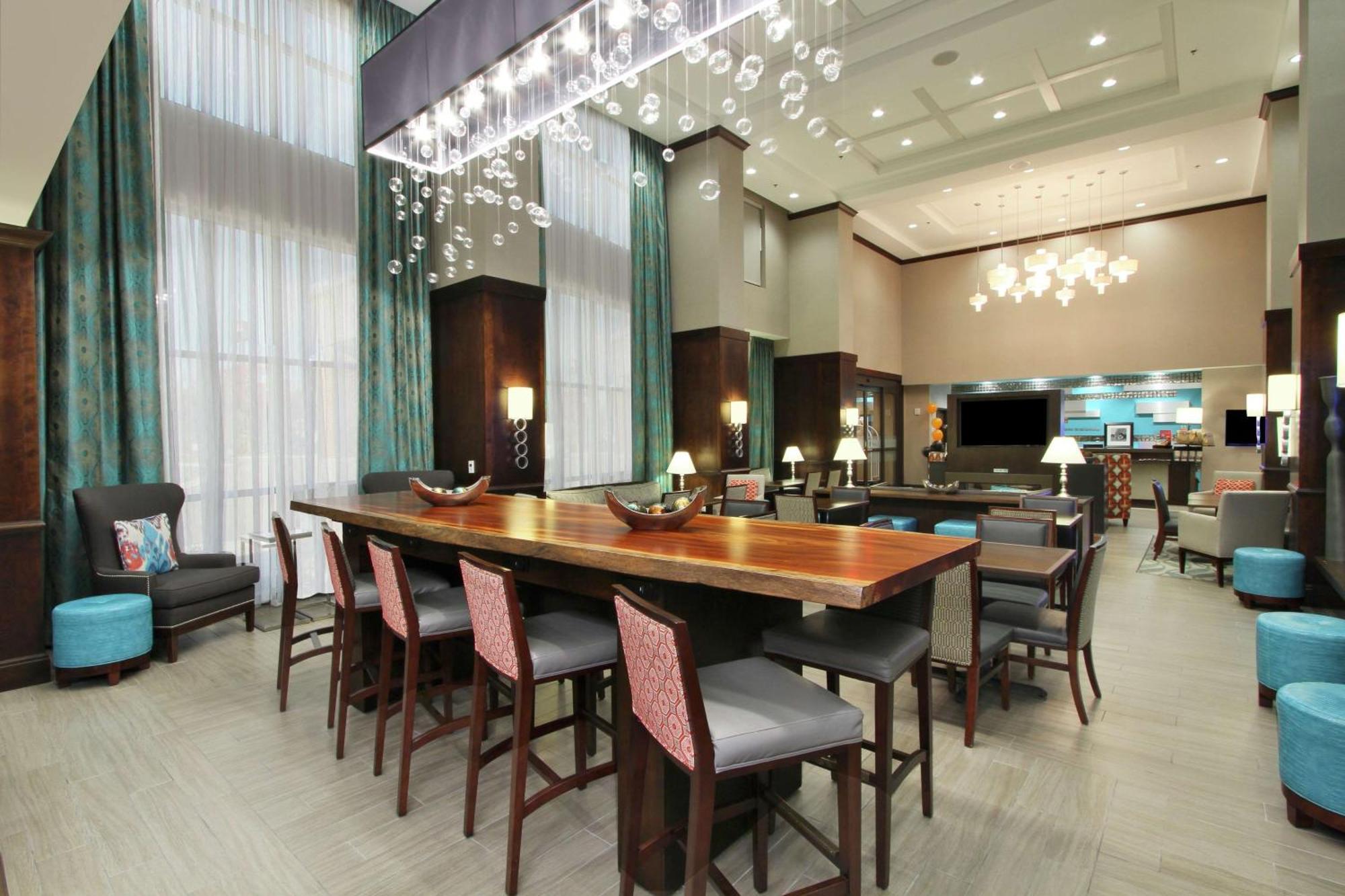 Hampton Inn & Suites Columbus/University Area Екстер'єр фото