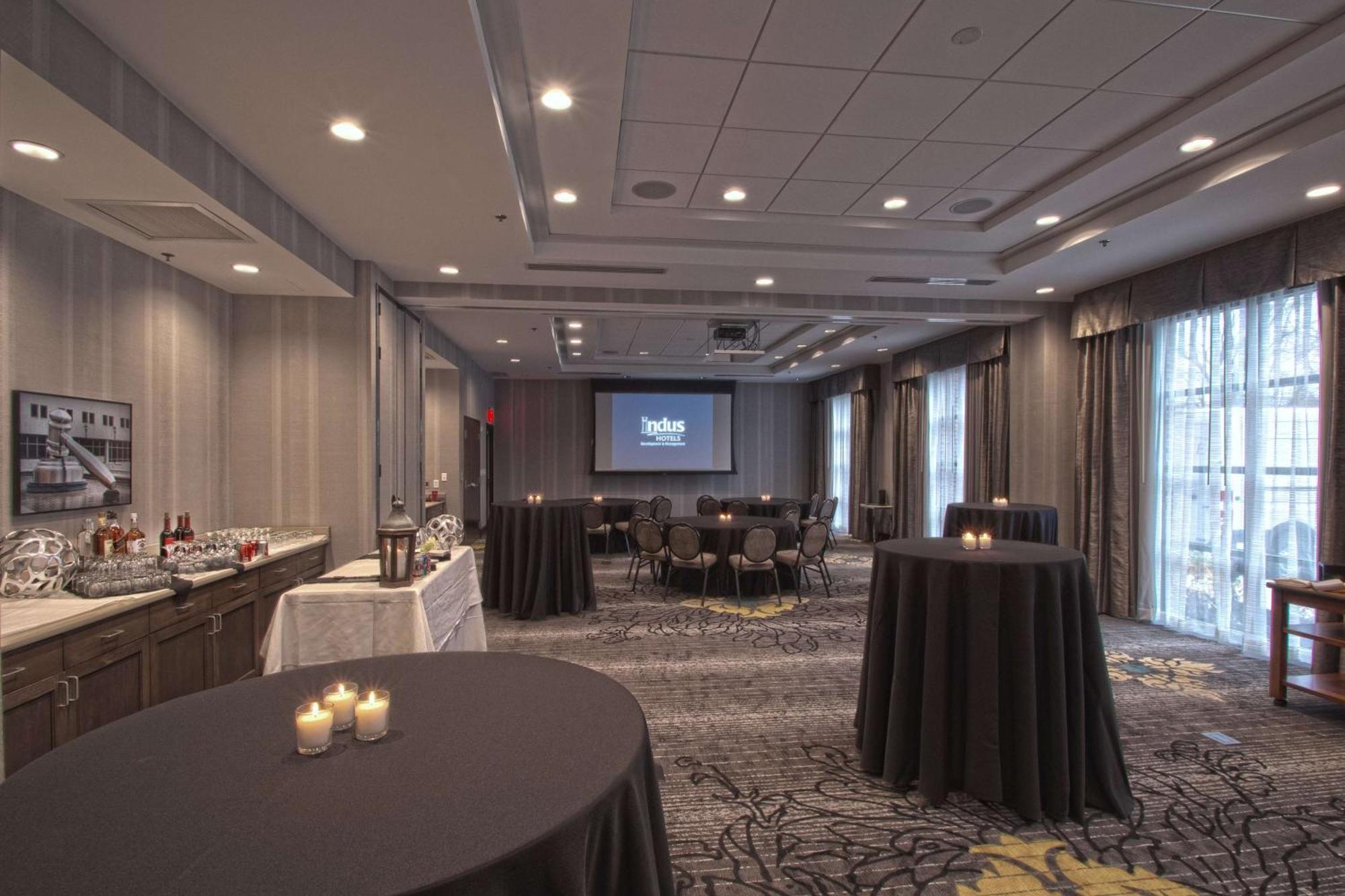 Hampton Inn & Suites Columbus/University Area Екстер'єр фото