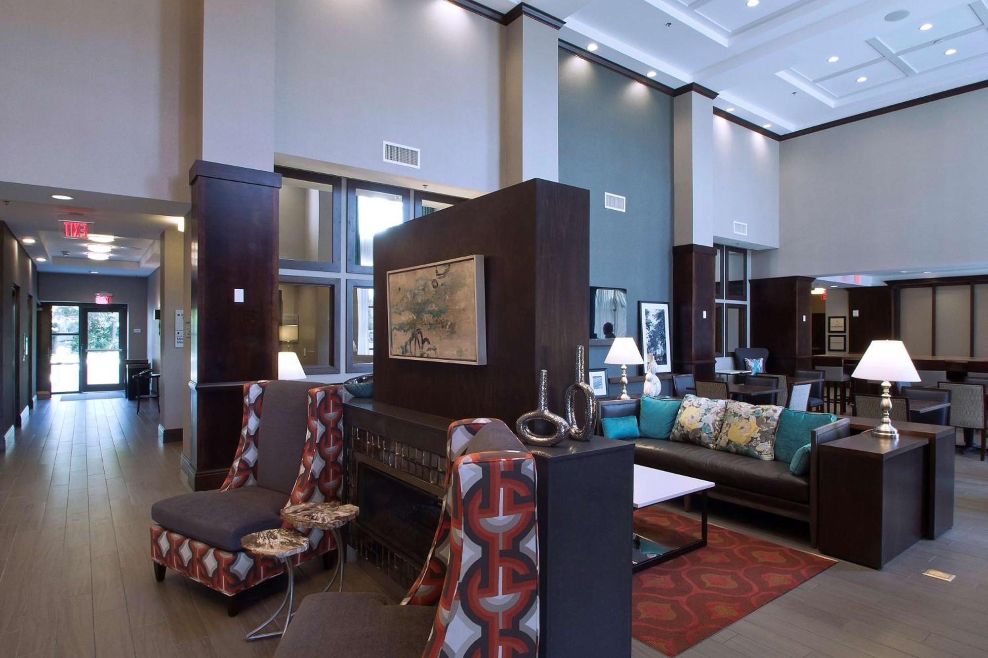 Hampton Inn & Suites Columbus/University Area Екстер'єр фото